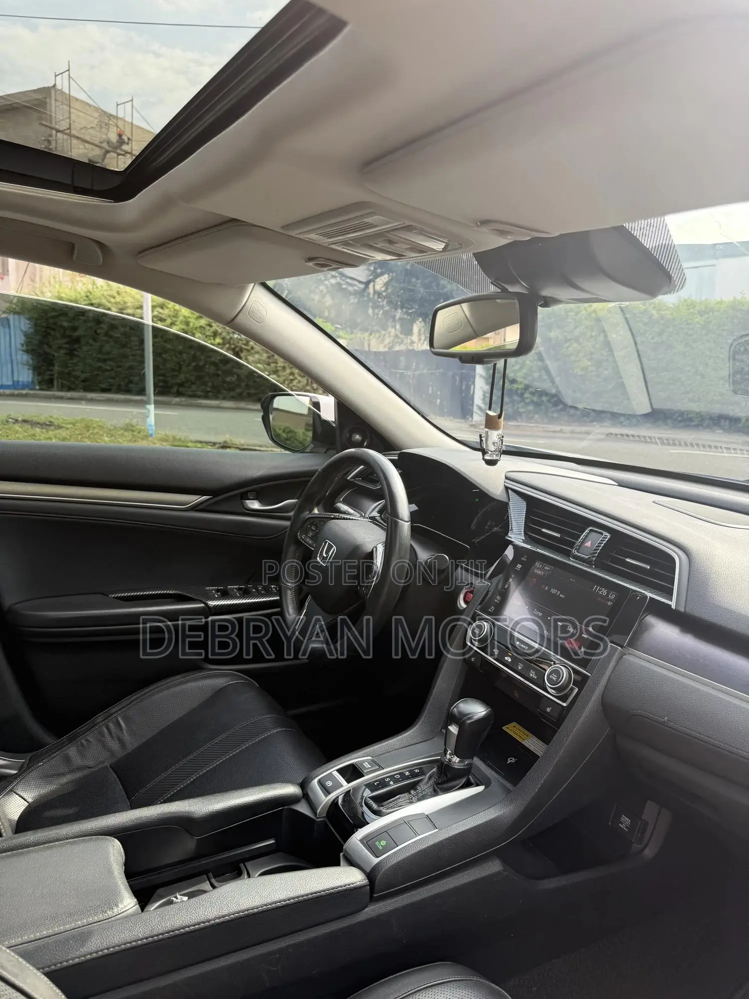 Honda Civic Touring 4dr Sedan (1.5L 4cyl) 2016 White