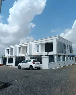 3bdrm House in Oyarifa, Ghana Flag for sale
