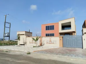 4bdrm House in Palm Ridge Tdc Gated, Tema Metropolitan for rent