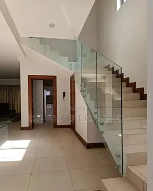 Furnished 3bdrm Townhouse / Terrace in Cantonments, DVLA Area for rent