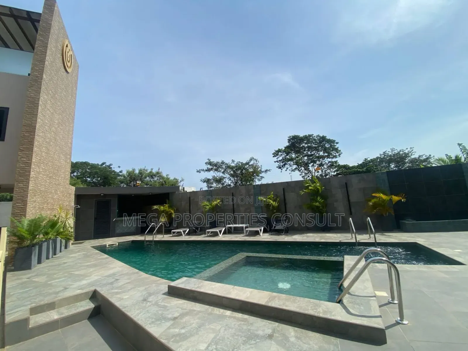 Furnished 3bdrm Townhouse / Terrace in Airport Residential Area