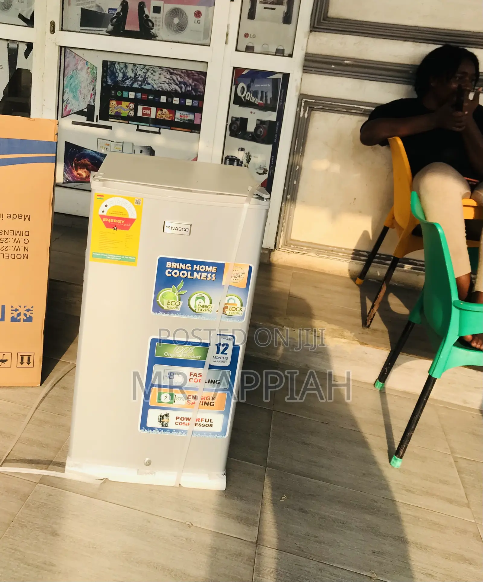Powerful and Durable Nasco Table Top Fridge(Nasf1-10s).