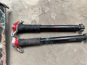 Range Rover :2013 to 2018 Back Shocks .