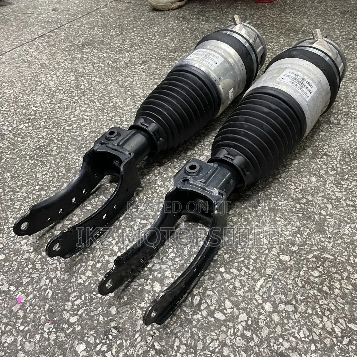 Porsche Cayenne / Audi Q7 2022 Front Shocks (Air Suspension)