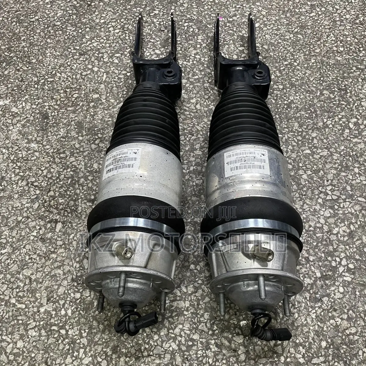 Porsche Cayenne / Audi Q7 2022 Front Shocks (Air Suspension)