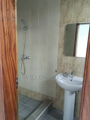 3bdrm Mansion in 3 Bedroom House, Tema Metropolitan for rent