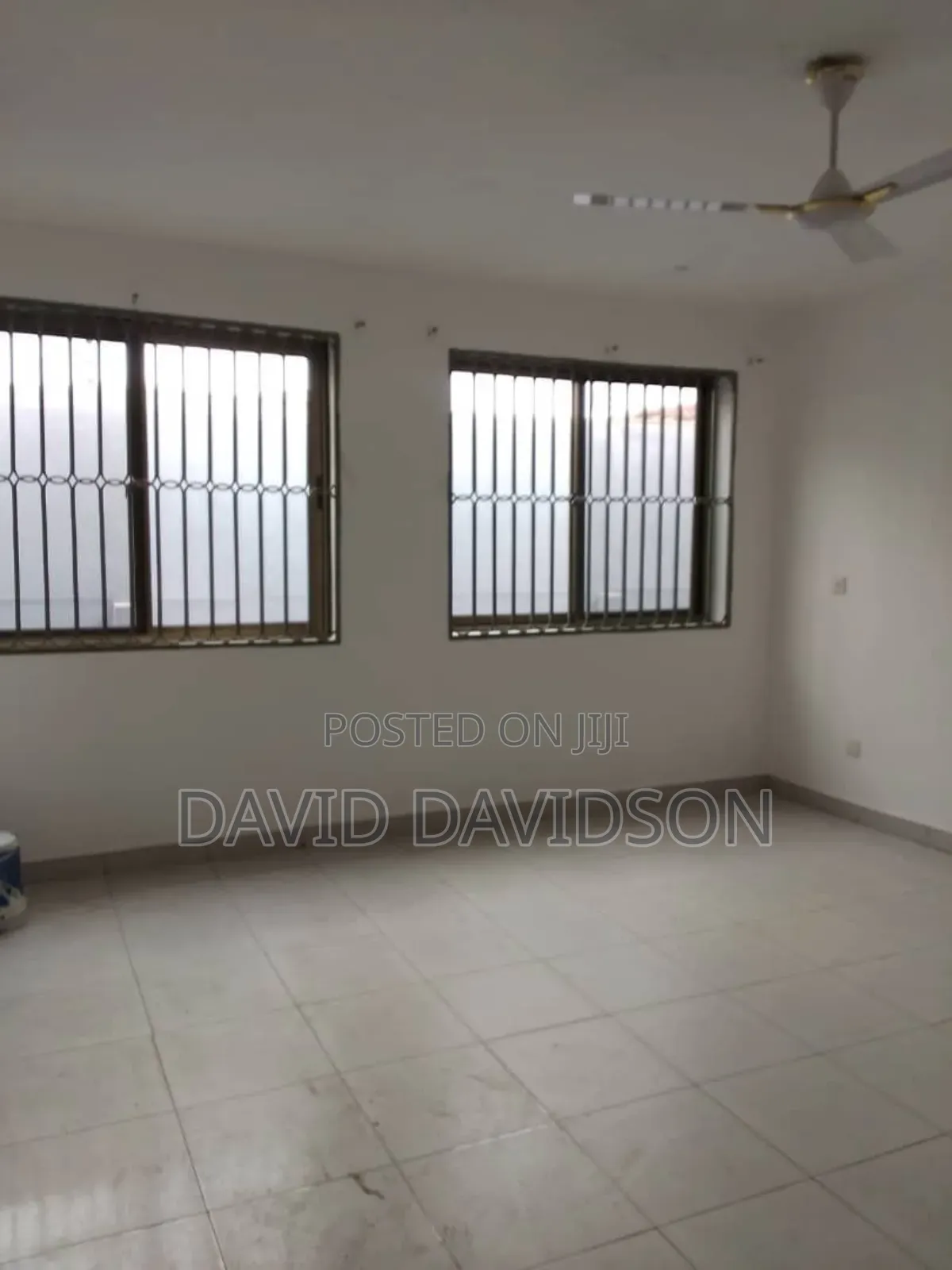 3bdrm Mansion in 3 Bedroom House, Tema Metropolitan for rent