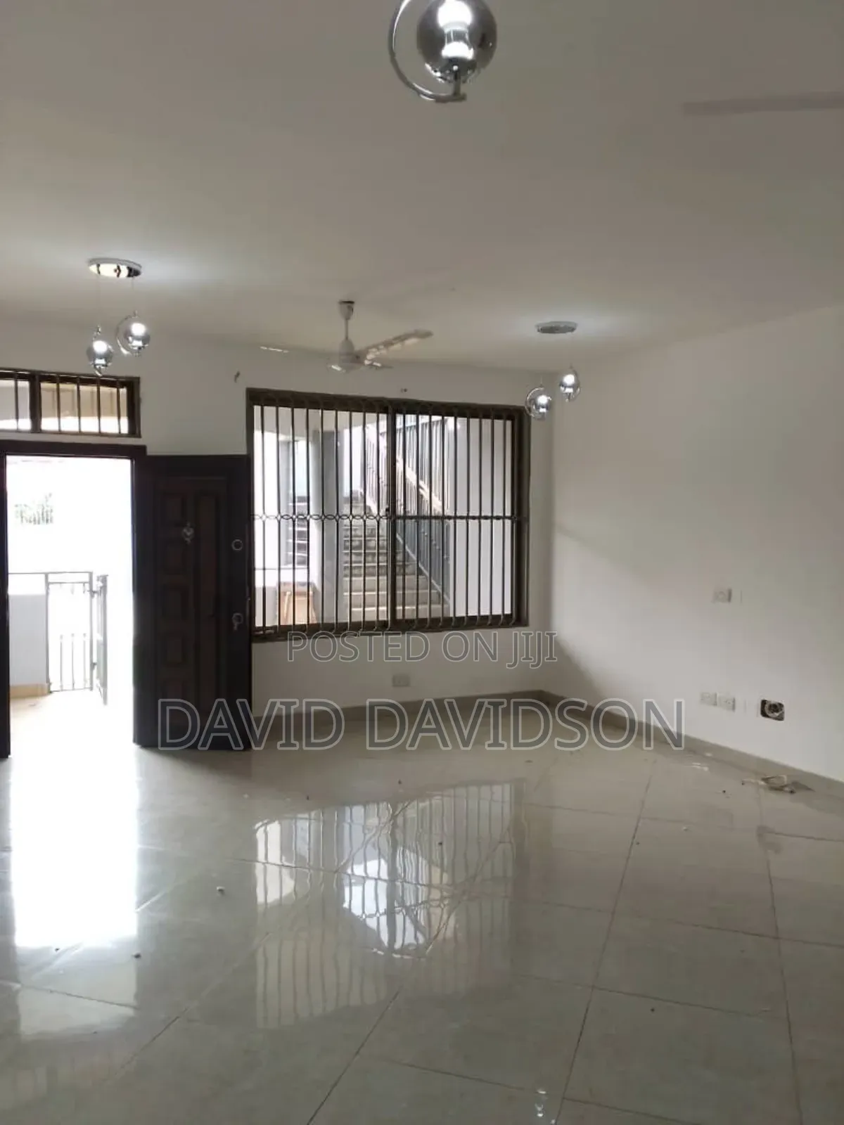 3bdrm Mansion in 3 Bedroom House, Tema Metropolitan for rent