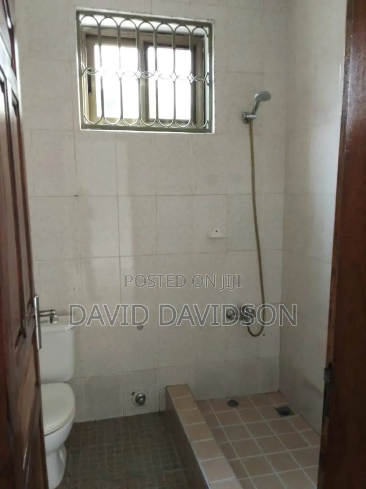 3bdrm Mansion in 3 Bedroom House, Tema Metropolitan for rent