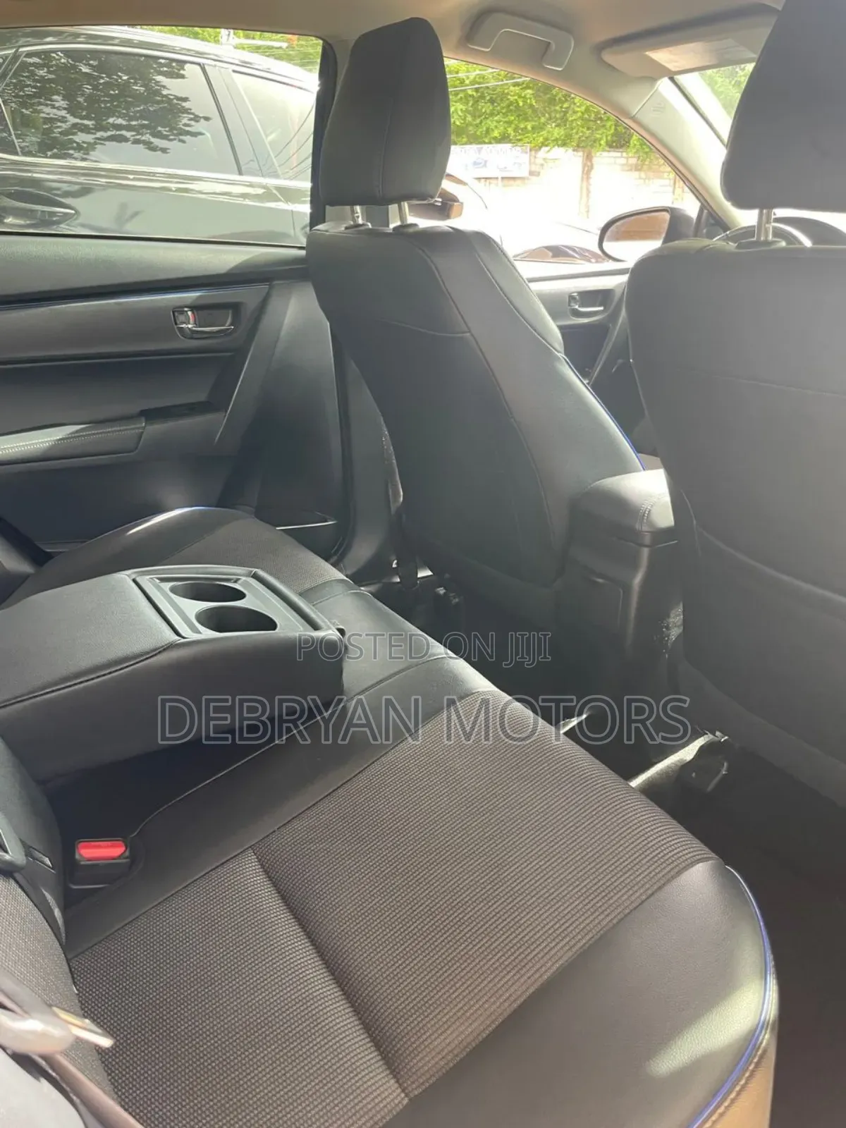 Toyota Corolla SE (1.8L 4cyl 2A) 2019 Blue