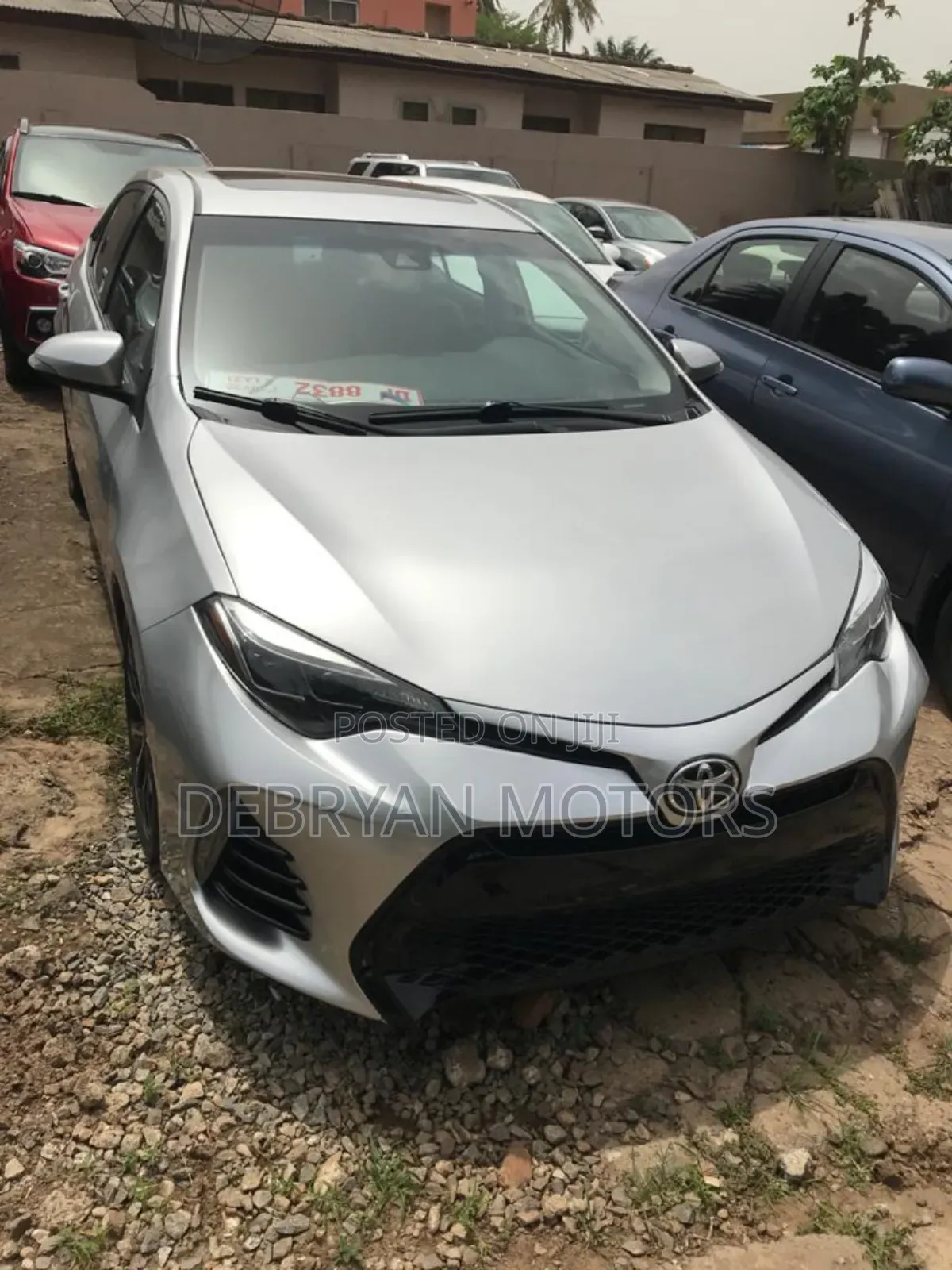 Toyota Corolla SE (1.8L 4cyl 6M) 2019 Silver