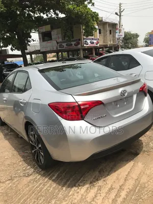 Toyota Corolla SE (1.8L 4cyl 6M) 2019 Silver