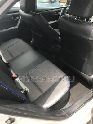 Toyota Corolla SE (1.8L 4cyl 6M) 2019 Silver