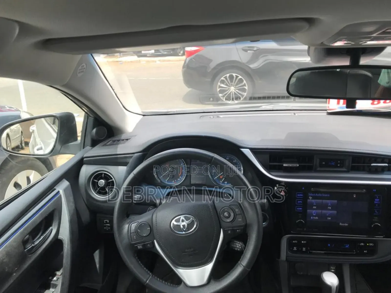 Toyota Corolla SE (1.8L 4cyl 6M) 2019 Silver