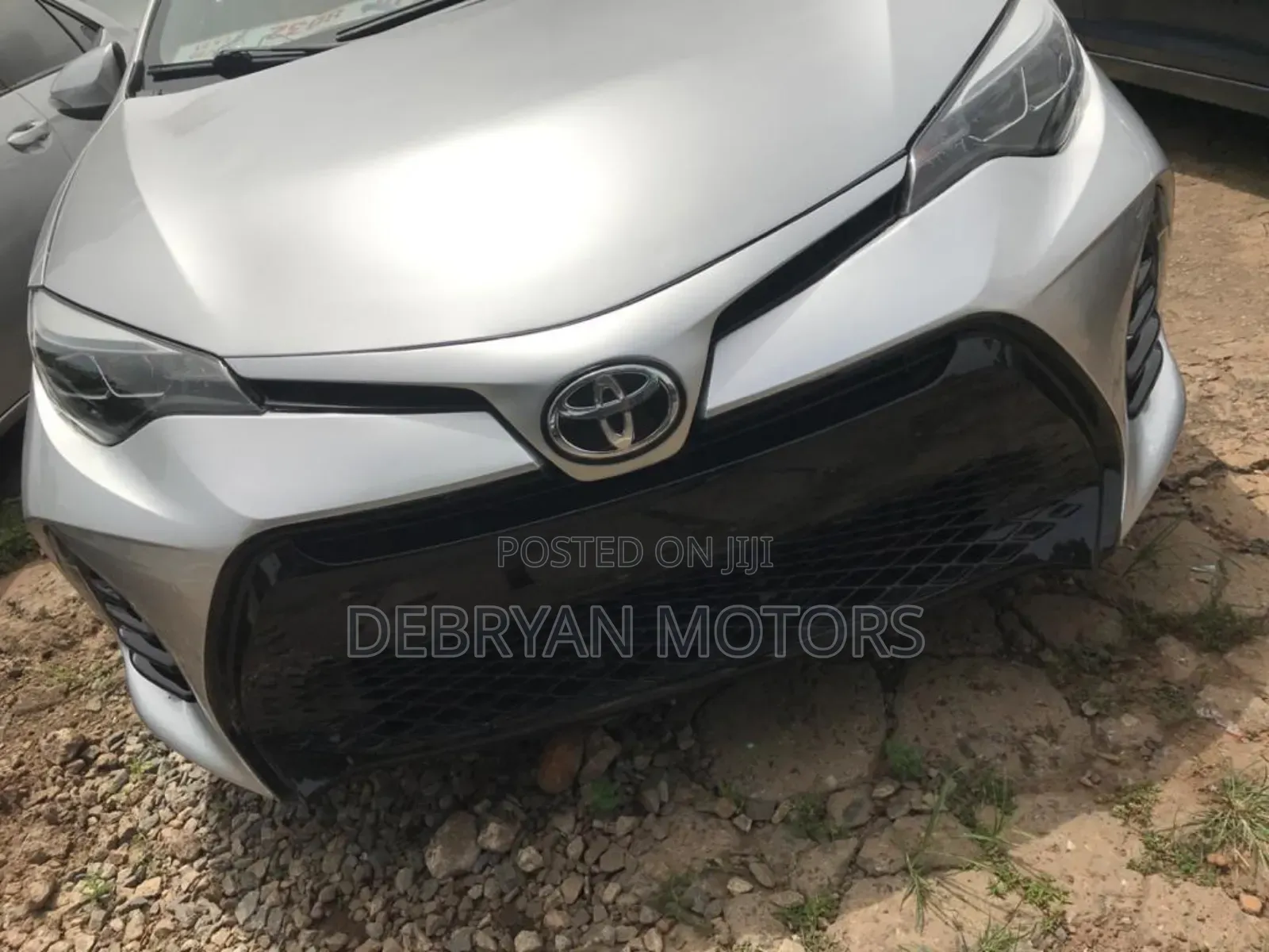 Toyota Corolla SE (1.8L 4cyl 6M) 2019 Silver