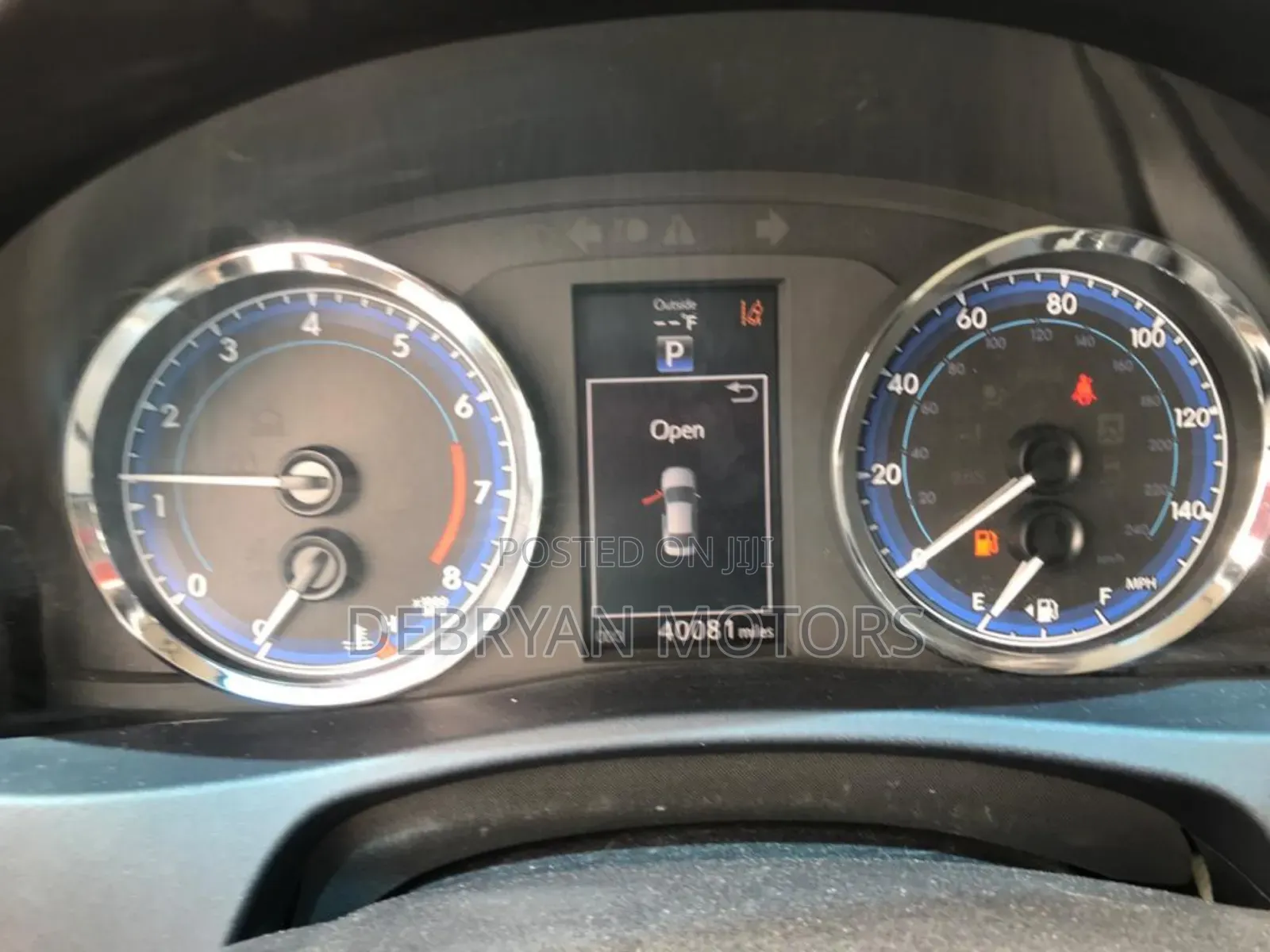 Toyota Corolla SE (1.8L 4cyl 6M) 2019 Silver