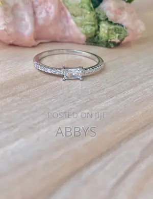 Photo - Cute Cut Ladies Promise Ring