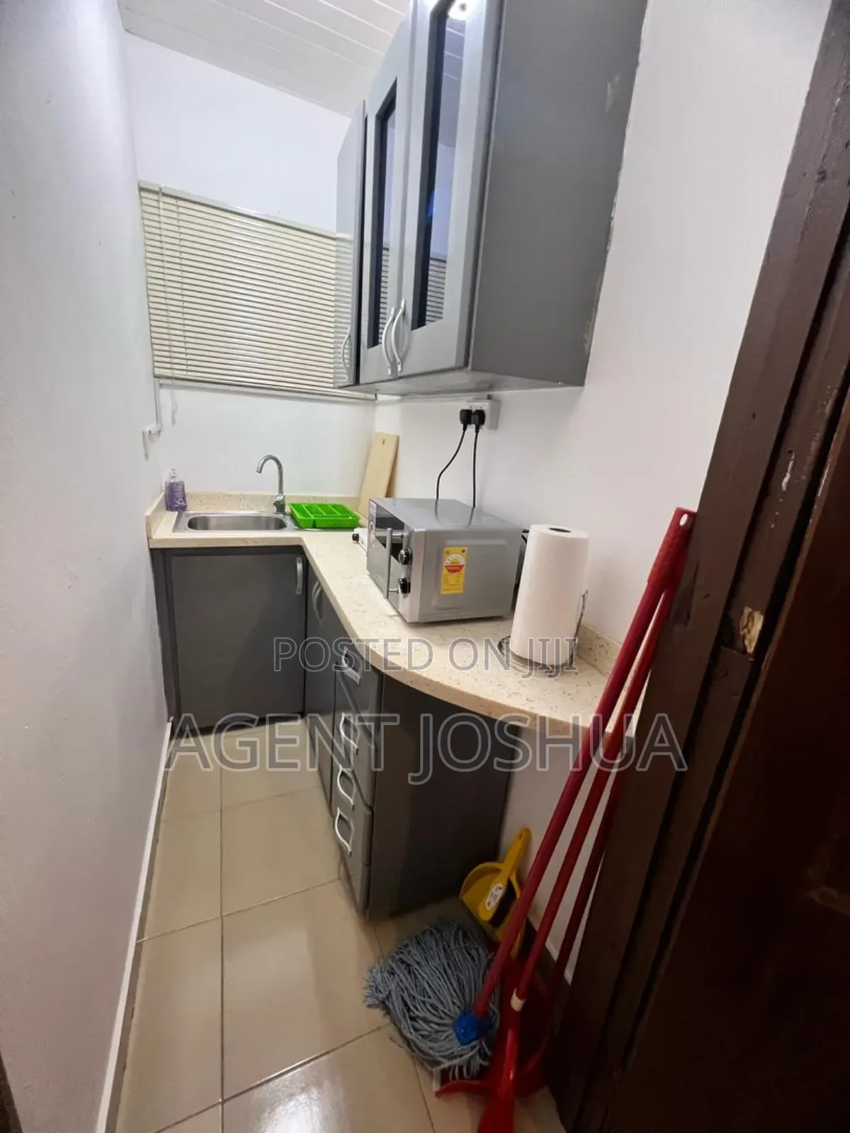 An Executive 1bedrooms. Fully Furnished Self Contain For Rent Spintex
