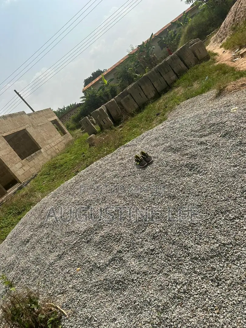 6bedroom Self Contained House for Sale