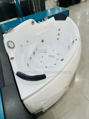 Massaging Bathtub_corner Jacuzzi