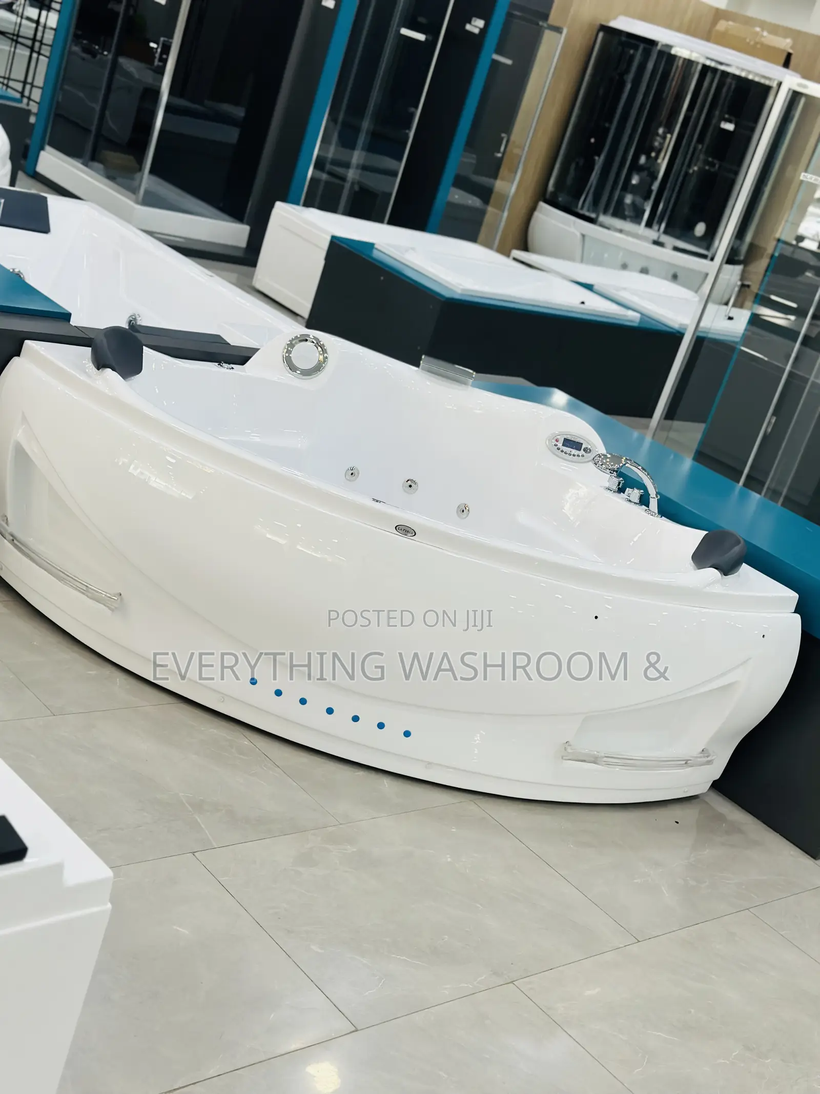 Massaging Bathtub_corner Jacuzzi
