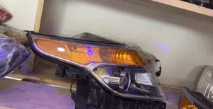 Ford Explorer 2011-2015 Headlight