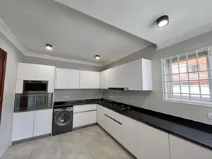3bdrm House in Community 18 Area, Spintex for sale