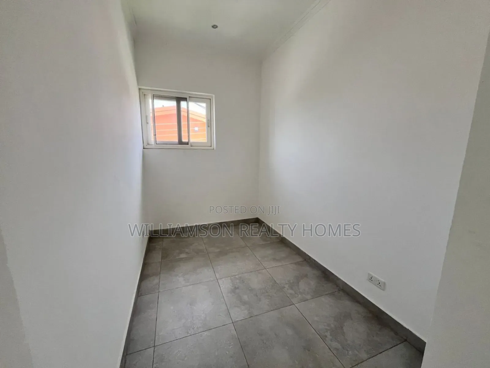 3bdrm House in Community 18 Area, Spintex for sale