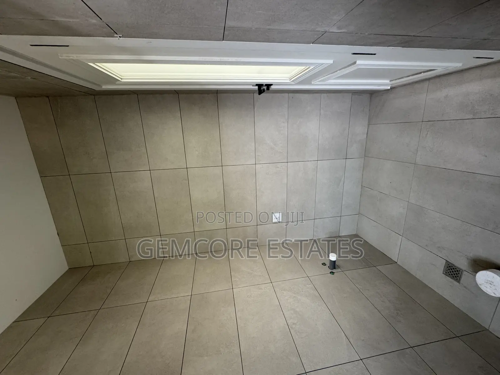 4bdrm House in School Junction, Ashaley Botwe for sale