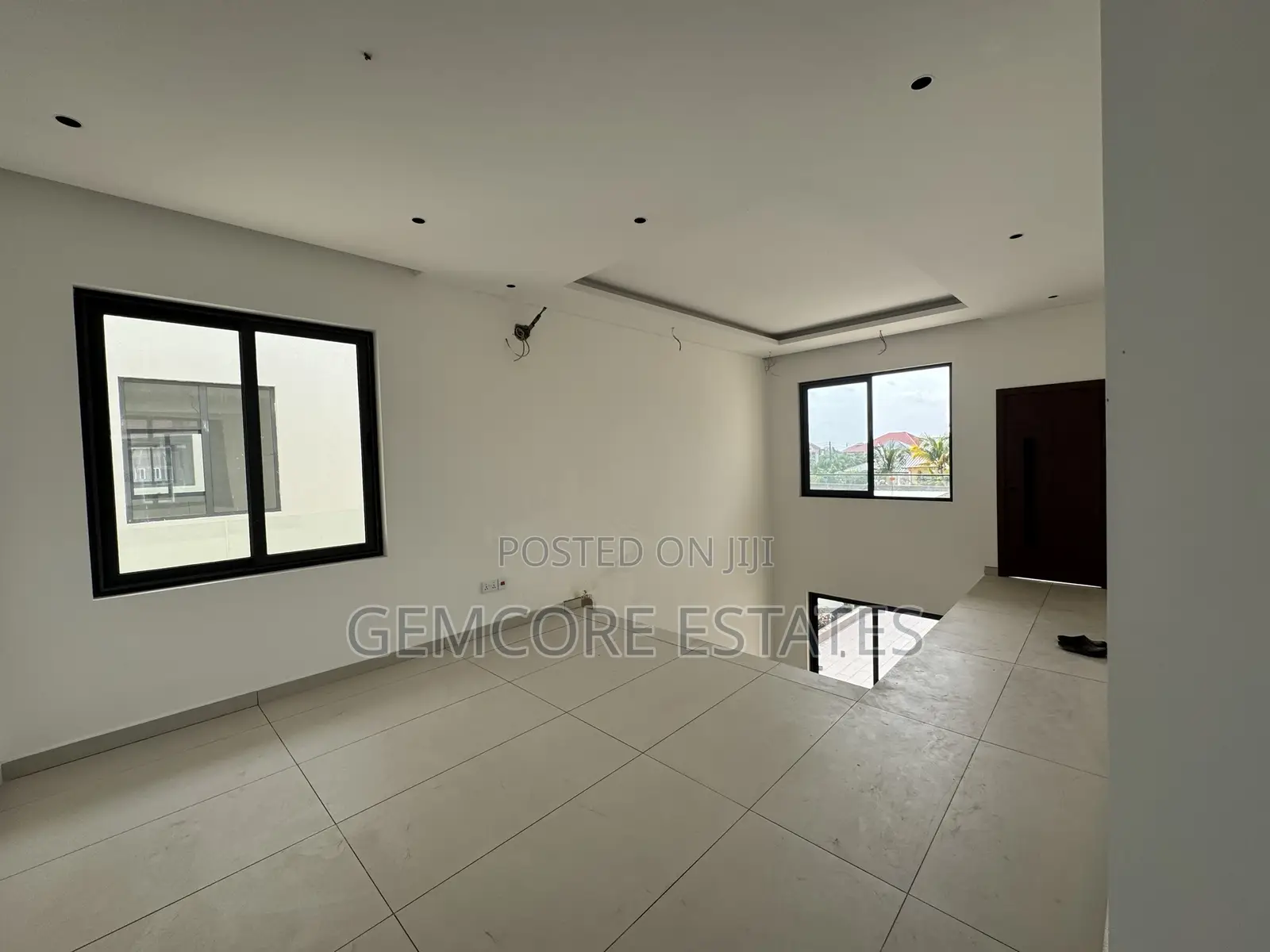 4bdrm House in School Junction, Ashaley Botwe for sale