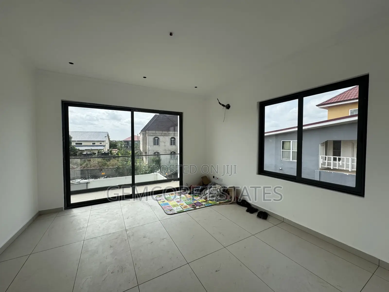 4bdrm House in School Junction, Ashaley Botwe for sale