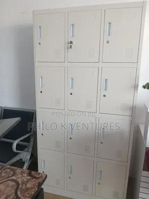 12 Locker Metal Cabinet
