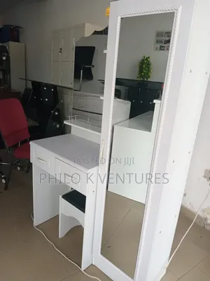 Makeup Station