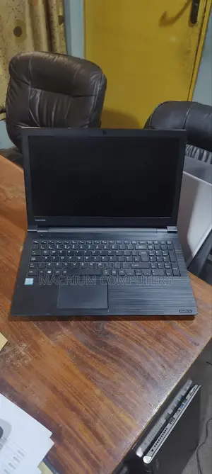 Laptop Toshiba Satellite A500 8GB Intel Core i7 SSD 256GB