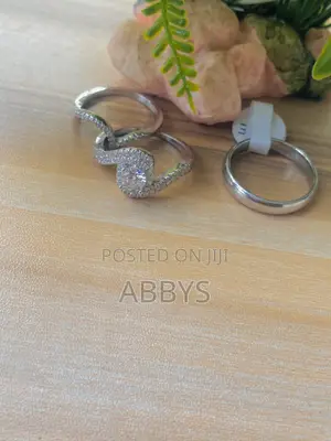 Photo - Unique Cut Couple Wedding Ring