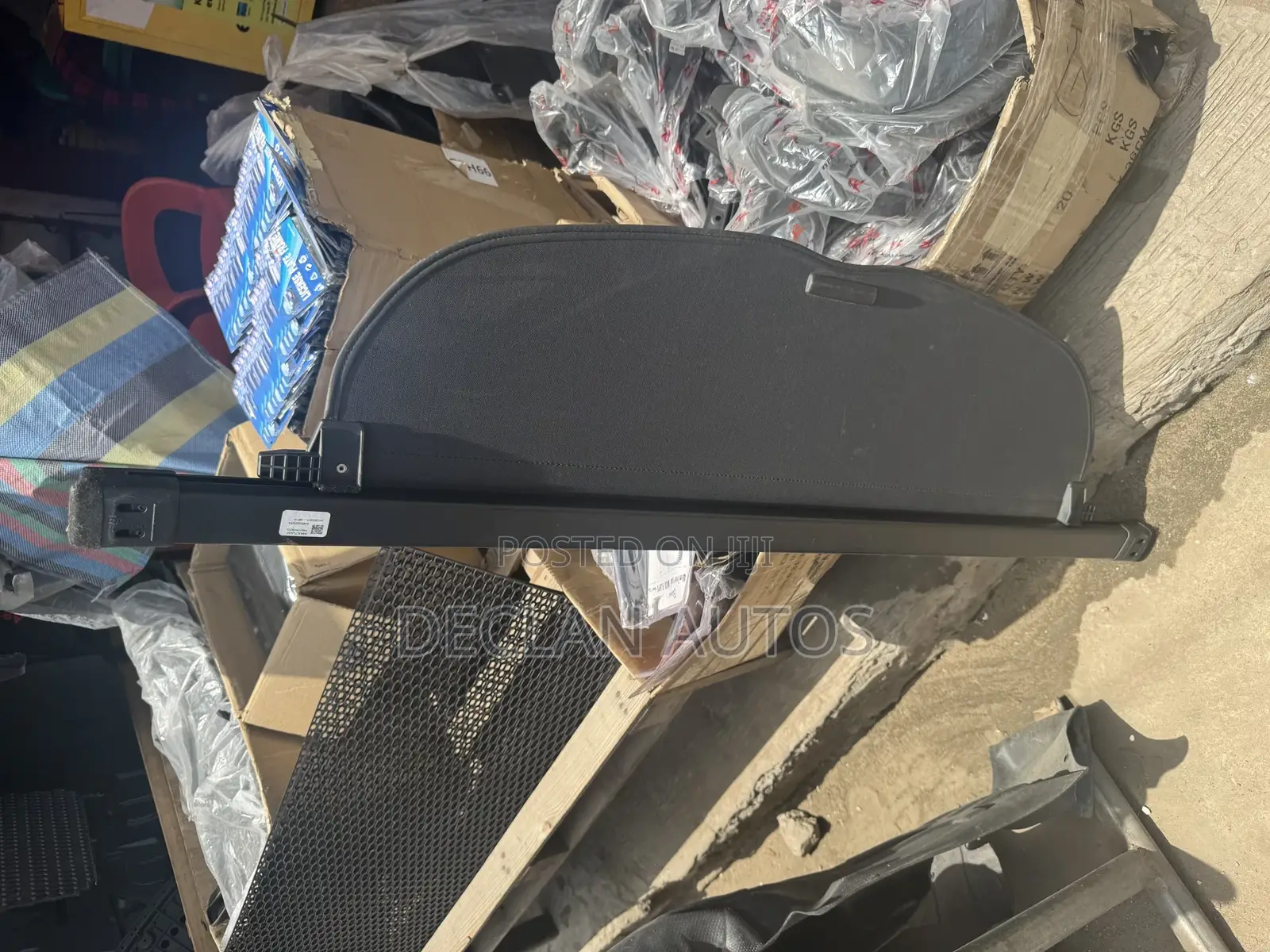 17-22 Crv Carbon Retractable Security Shield Cargo Cover