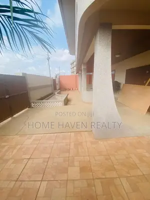 5bdrm House in Abc, Achimota for sale