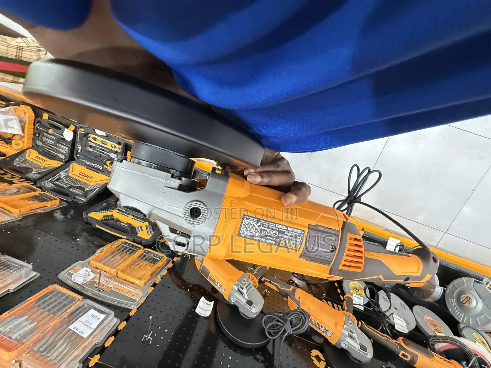 2400w Ingco Angle Grinder 9”