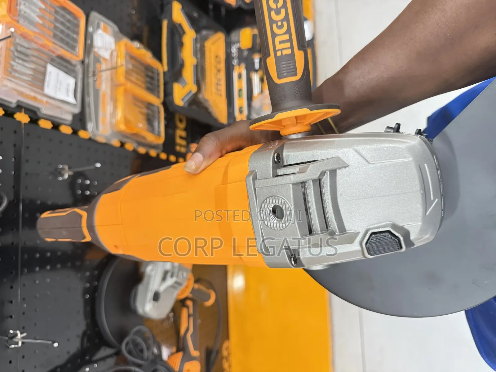 2400w Ingco Angle Grinder 9”