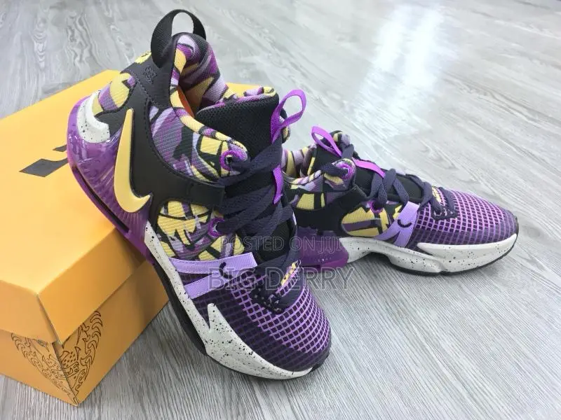 Basketball Shoes Variety