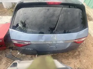 Honda Odyssey 2012-2017 Doors and Booth