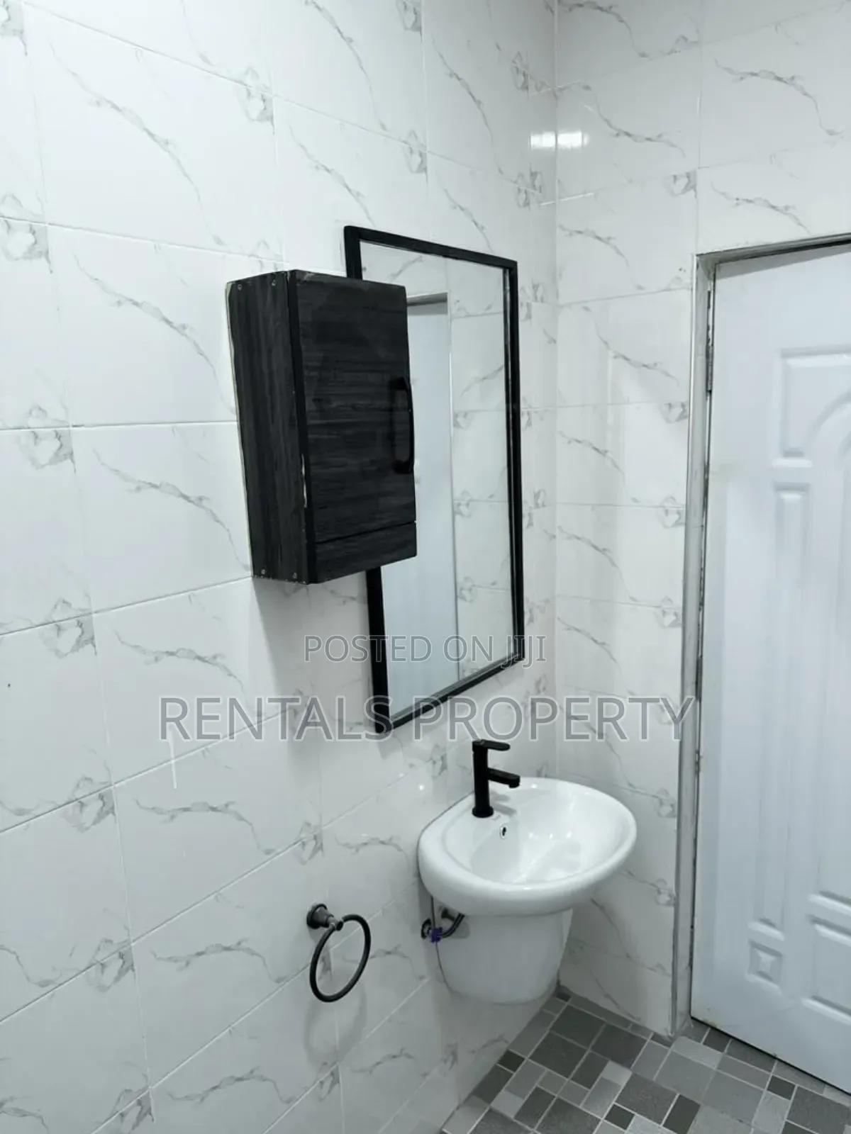 2bdrm Block of Flats in Lake Side Estate for rent