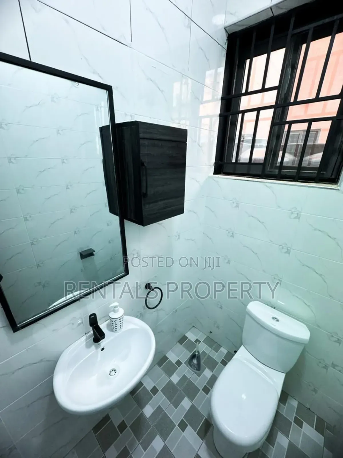 2bdrm Block of Flats in Lake Side Estate for rent
