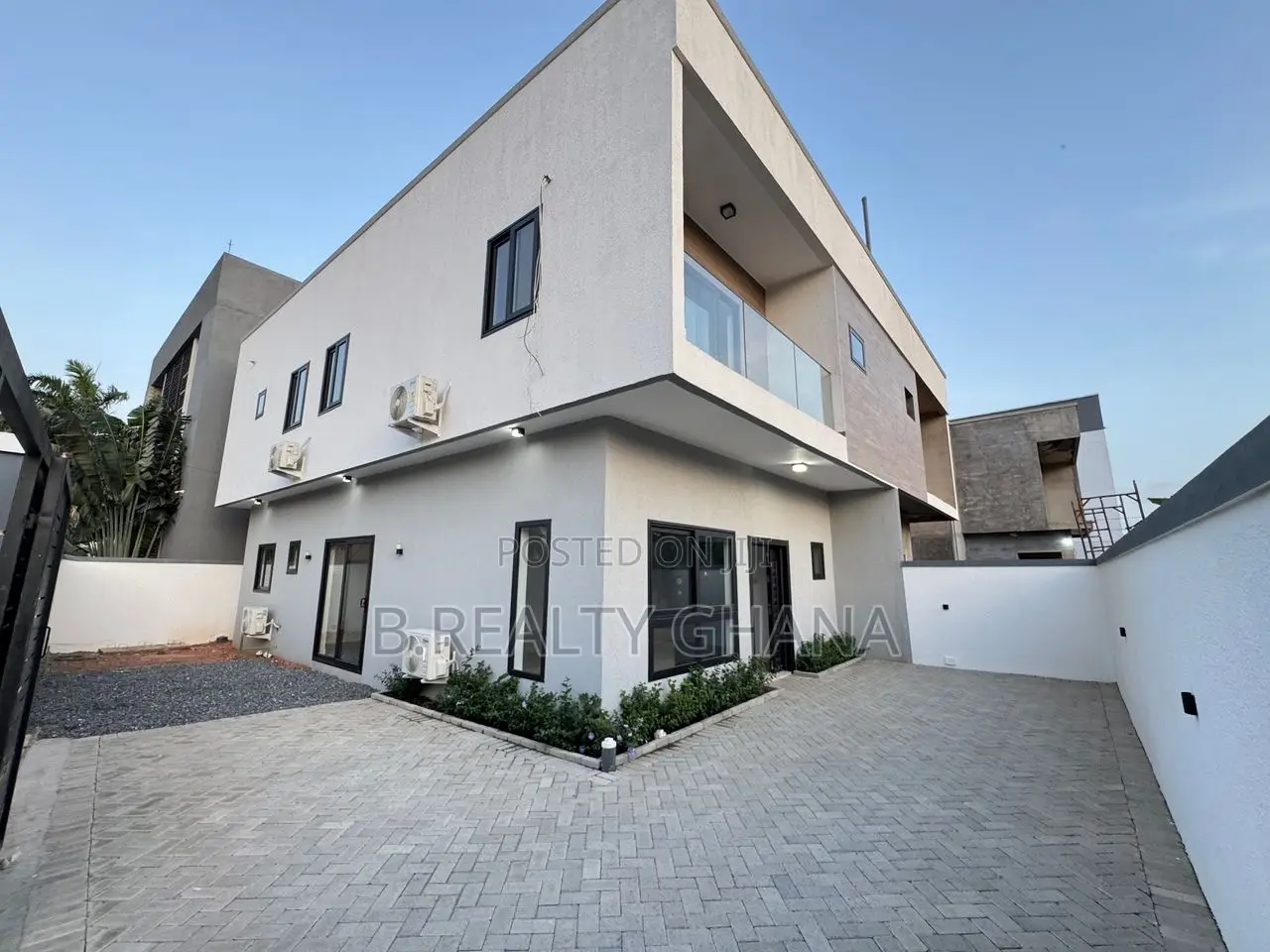 3bdrm Townhouse/Terrace in Adenta for sale