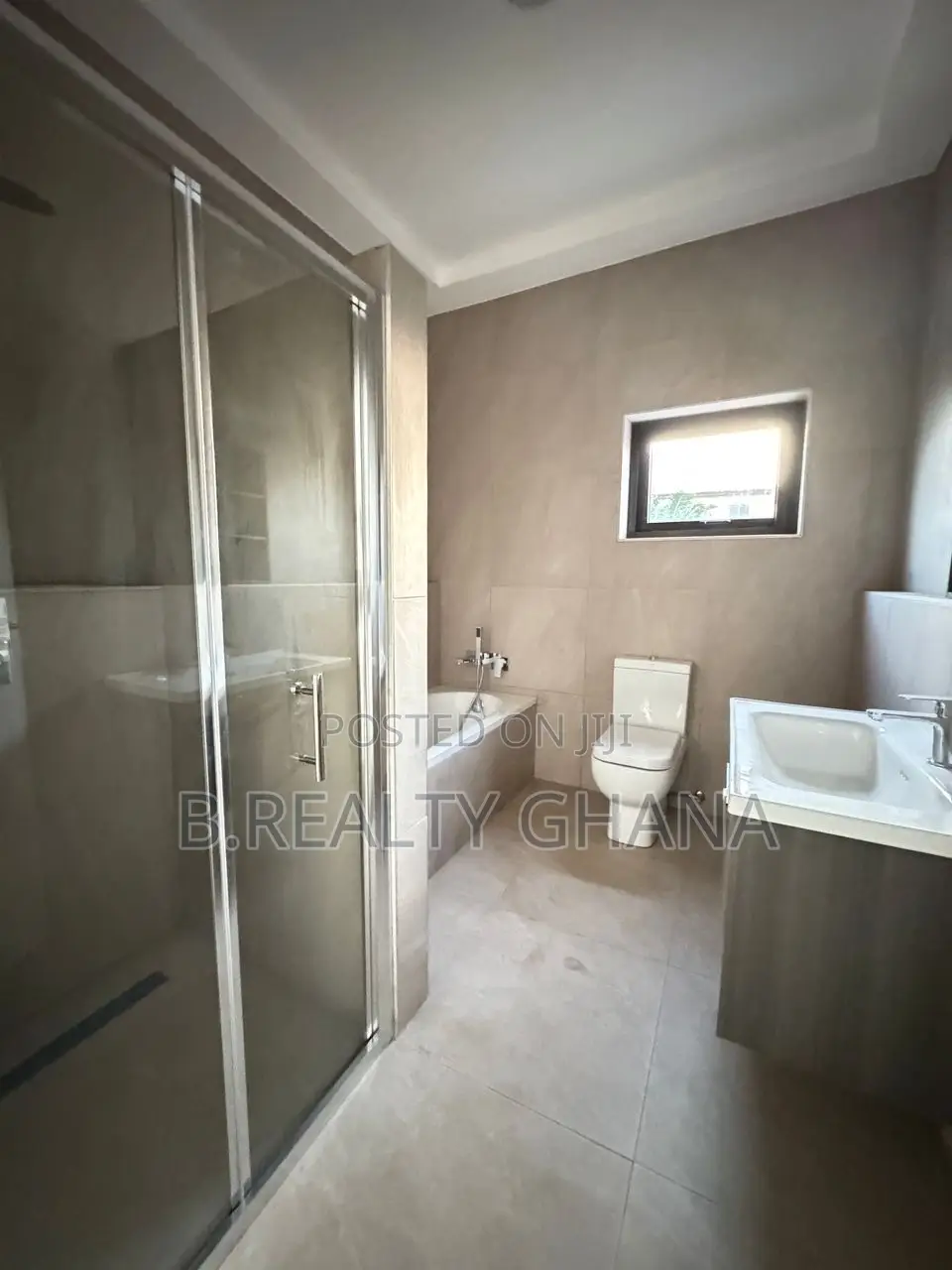 3bdrm Townhouse/Terrace in Adenta for sale