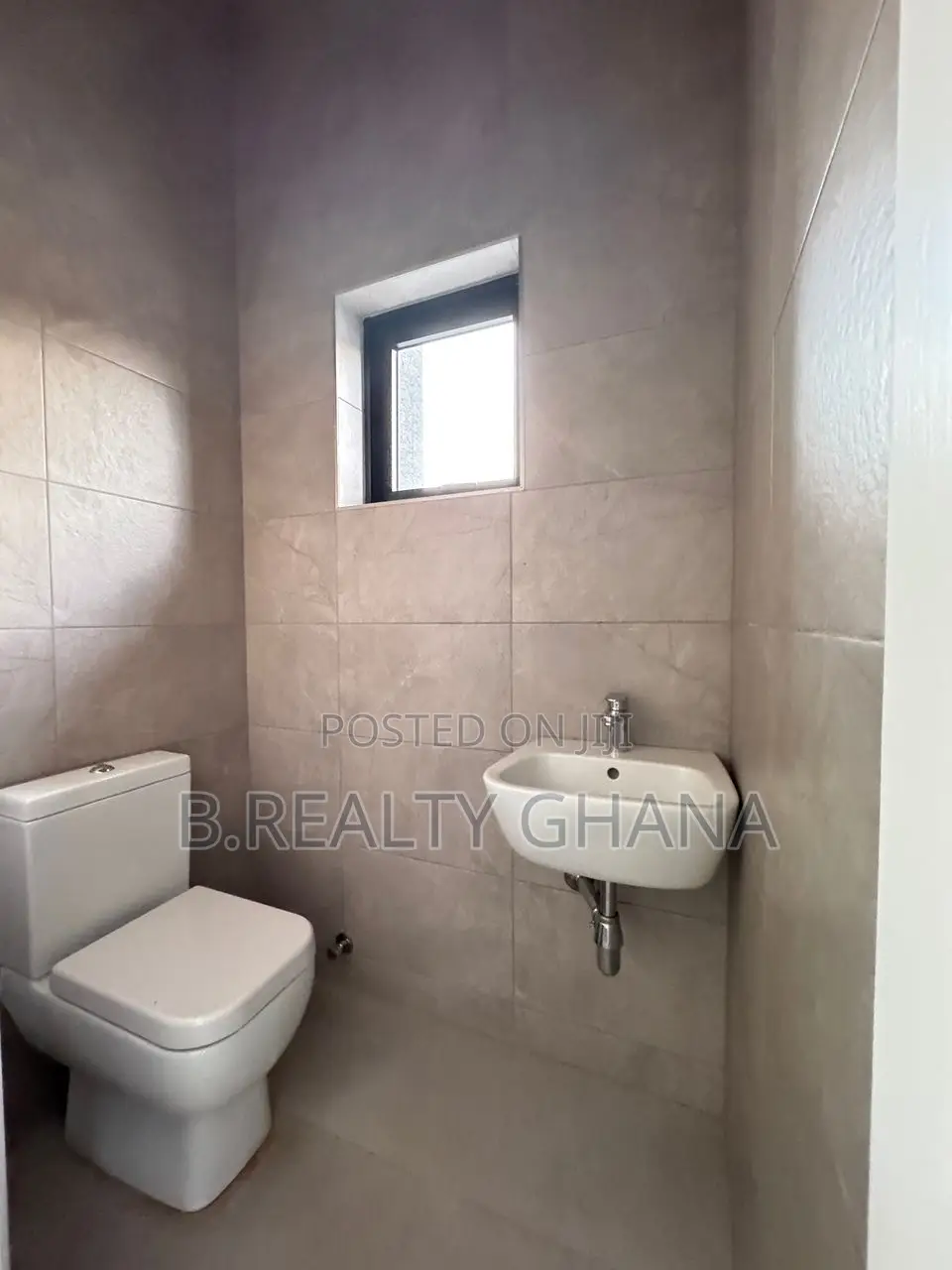 3bdrm Townhouse/Terrace in Adenta for sale