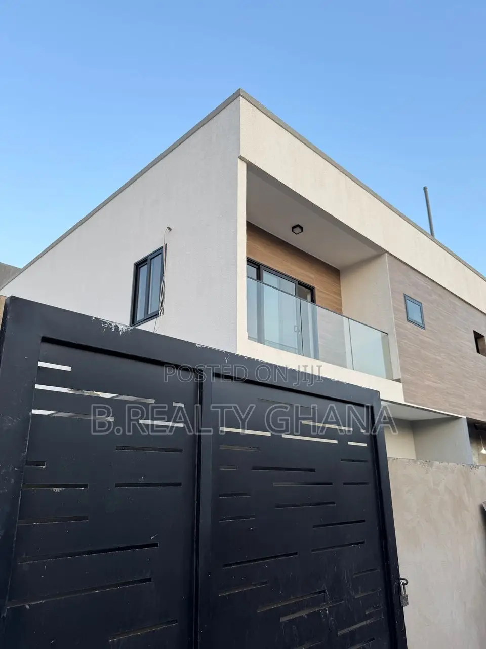 3bdrm Townhouse/Terrace in Adenta for sale