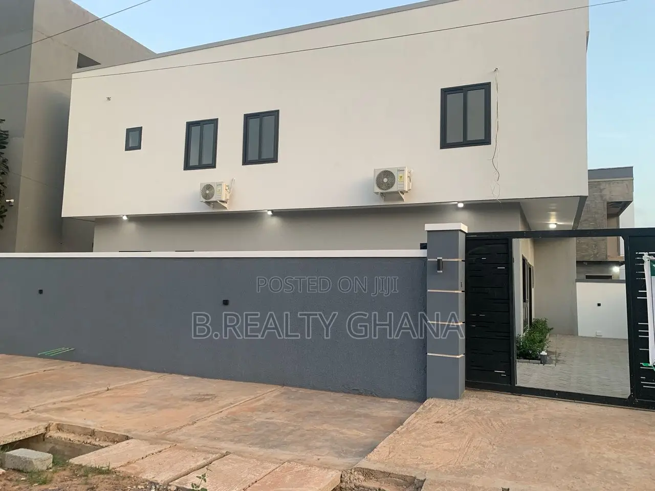 3bdrm Townhouse/Terrace in Adenta for sale