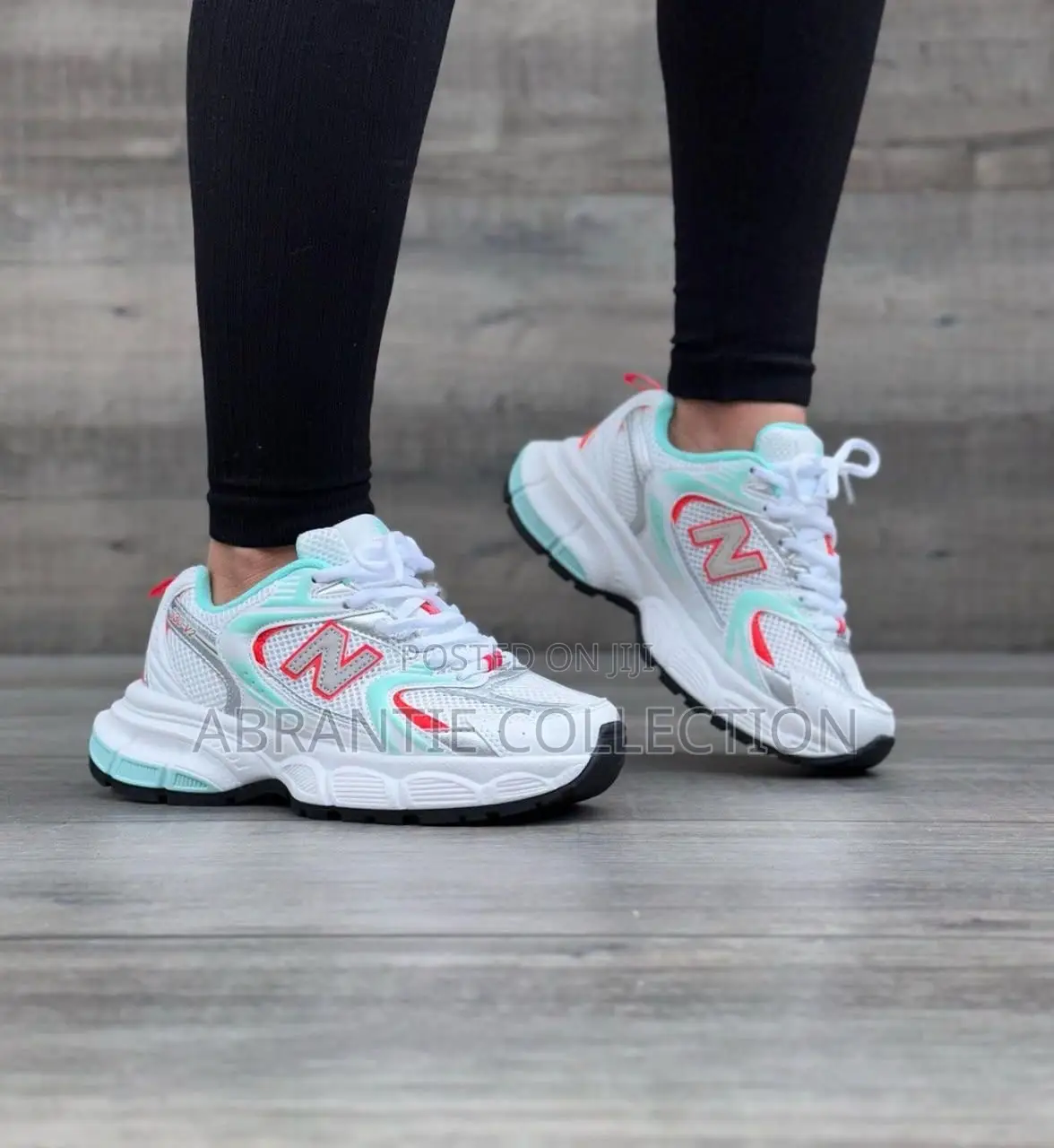 Authentic New Balance V2 530 Sneaker