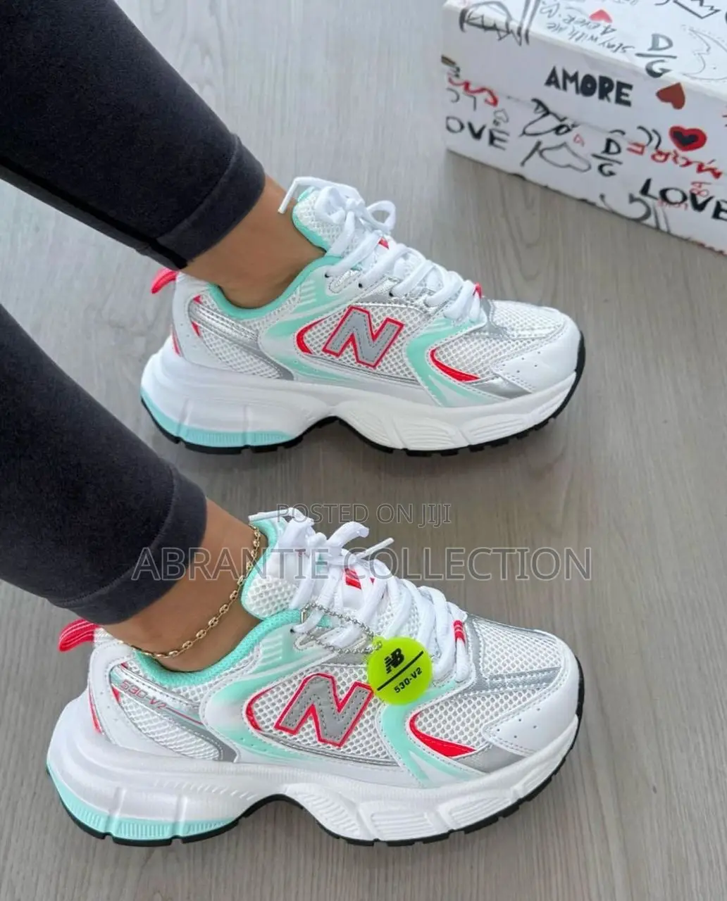 Authentic New Balance V2 530 Sneaker